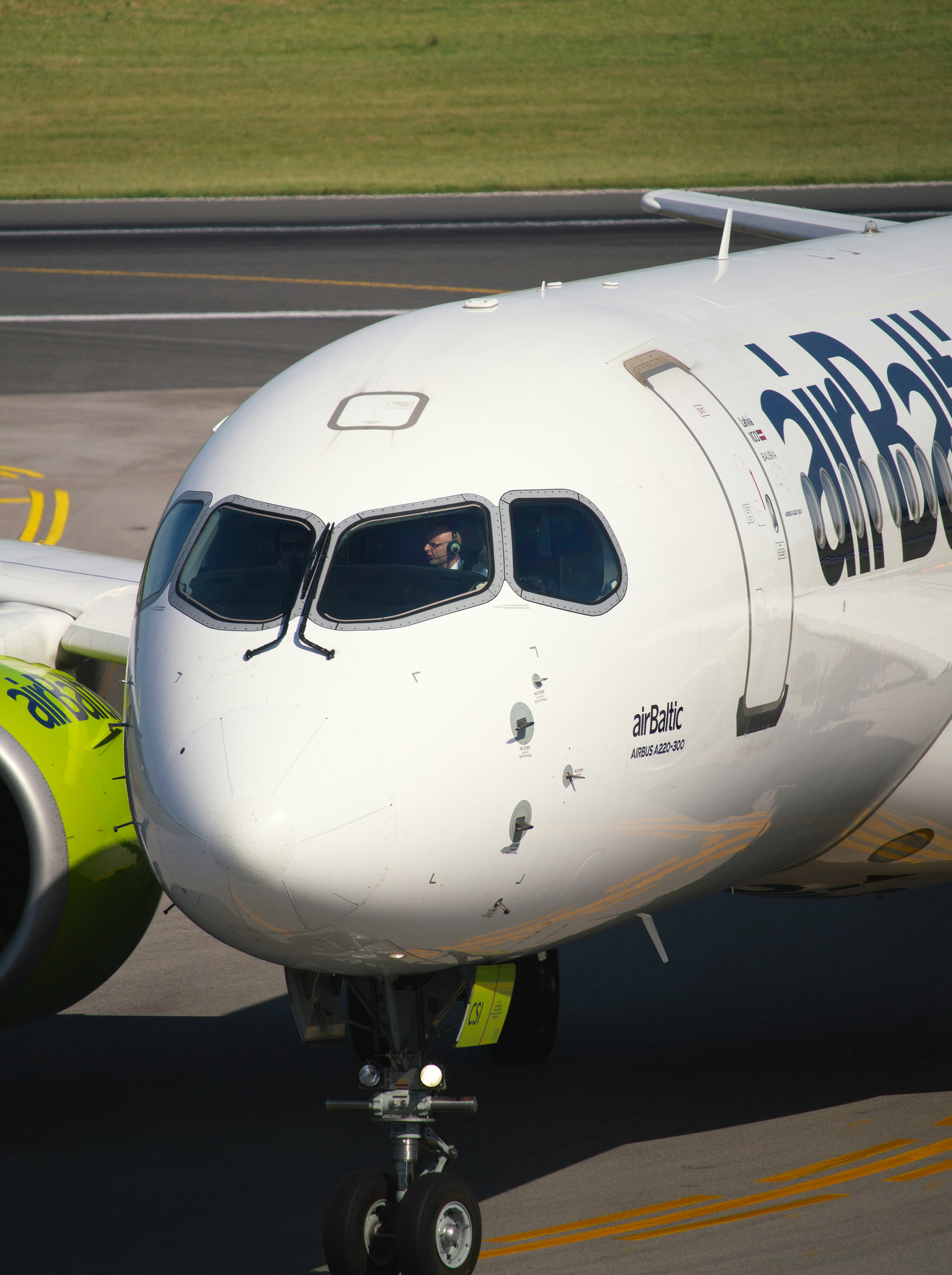 Aviation news: airBaltic Adds Free Starlink Wi-Fi