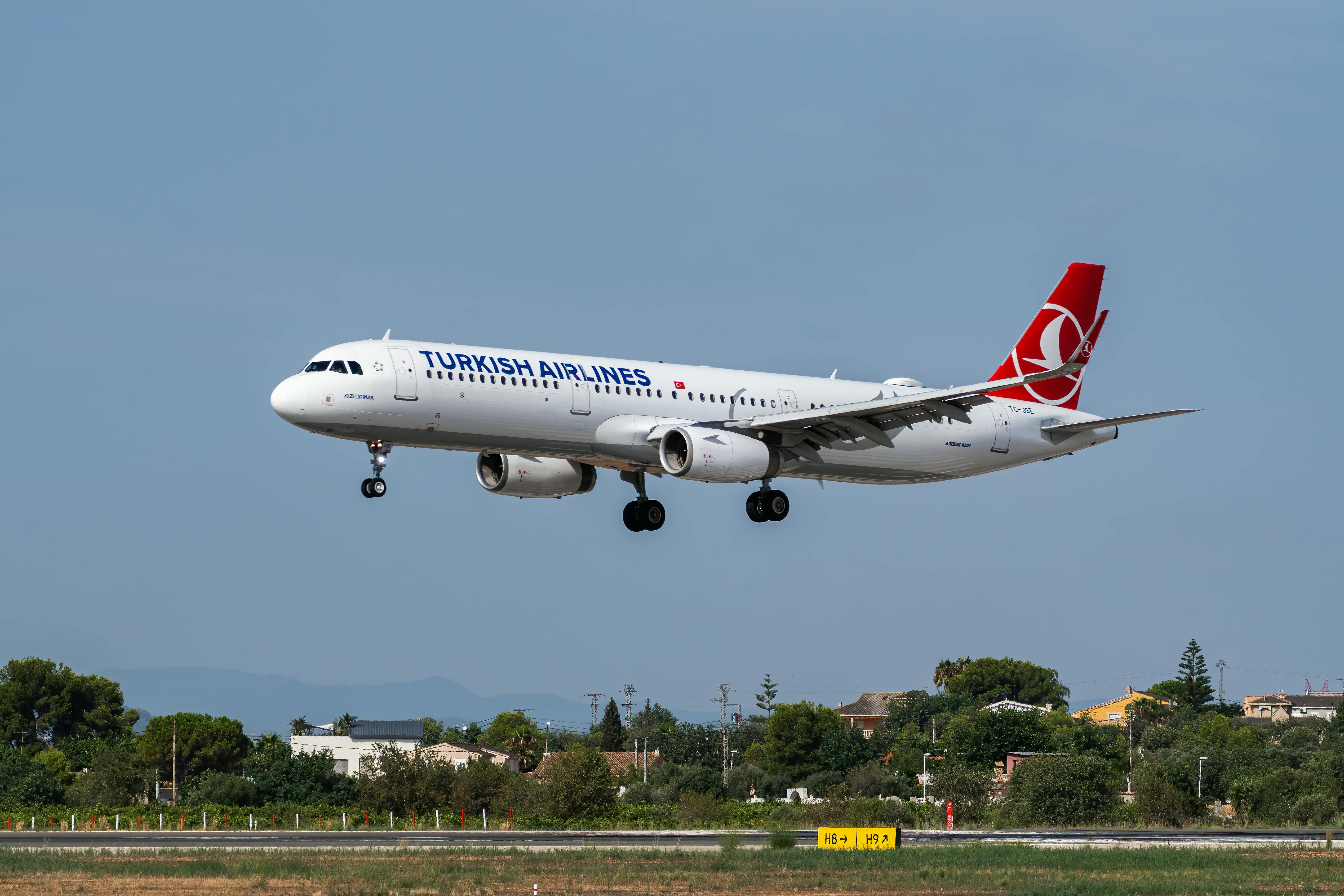 Related news: Turkish Airlines Flight Diverted to Barcelona Following In-Flight Security Alert